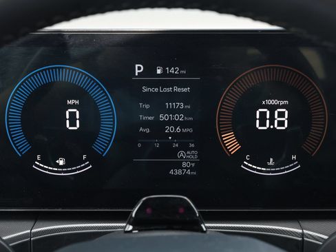 Used 2024 Hyundai Santa Fe SEL FWD image 18