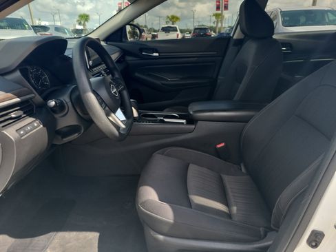 Certified 2024 Nissan Altima 2.5 SV FWD image 14