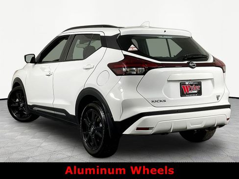 Used 2023 Nissan Kicks SR FWD image 4