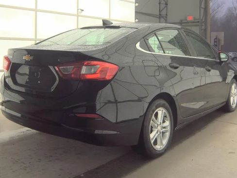 Used 2017 Chevrolet Cruze LT FWD image 4