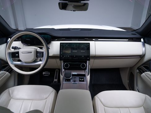 Used 2023 Land Rover Range Rover Autobiography AWD/4WD image 9
