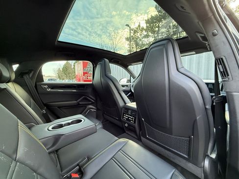 Used 2025 Porsche Cayenne GTS image 21