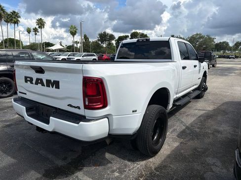 Used 2025 RAM 3500 Big Horn AWD/4WD image 3