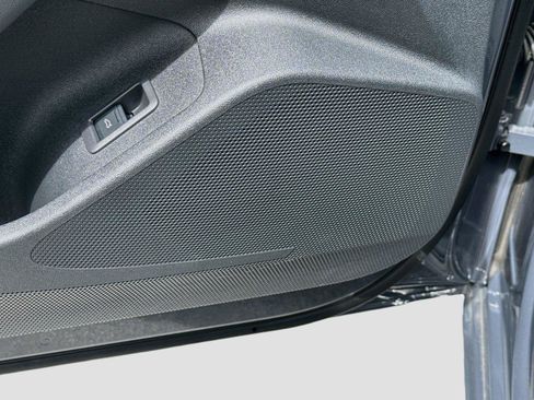 Used 2025 Audi A6 e-tron Premium Plus w/ Premium Plus RWD image 19