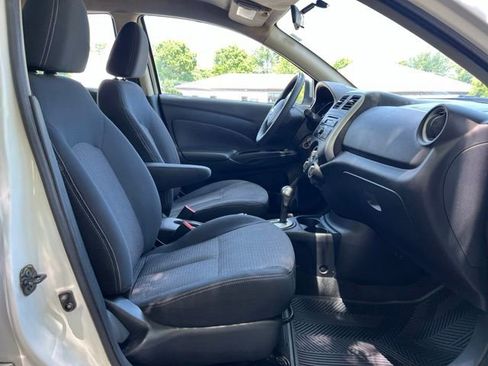 Used 2014 Nissan Versa SV FWD image 23