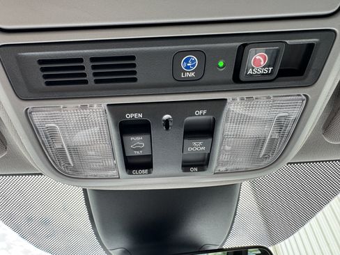 Used 2024 Honda Odyssey Elite image 24