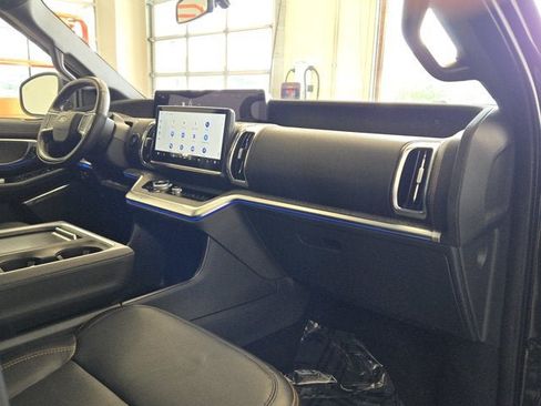 Used 2025 Ford Expedition Tremor AWD/4WD image 4
