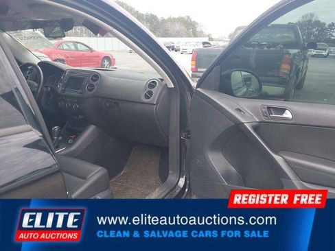 Used 2017 Volkswagen Tiguan S image 10
