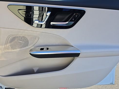 New 2026 Mercedes-Benz C 300 4MATIC image 12