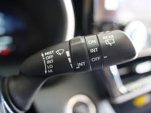 Used 2023 Toyota Highlander Limited image 15