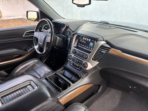 Used 2019 GMC Yukon XL Denali image 45