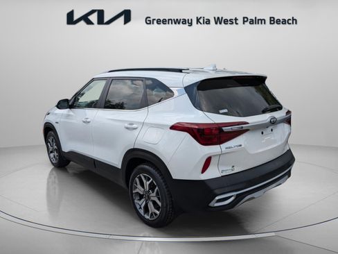 Certified 2021 Kia Seltos EX image 11