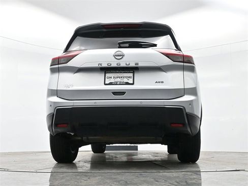 Used 2024 Nissan Rogue S image 28