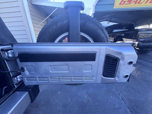 Used 2016 Jeep Wrangler Sahara w/ Dual Top Group image 31