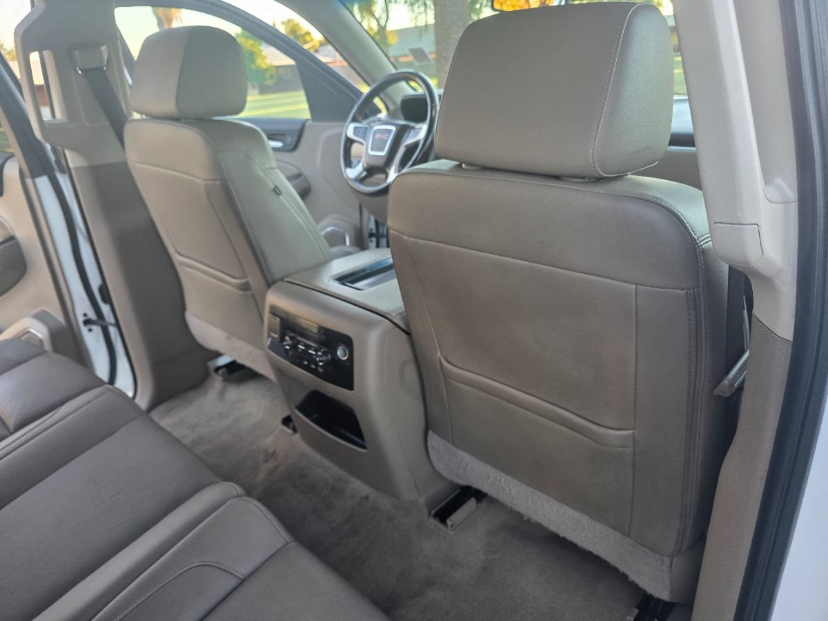 Used 2019 GMC Yukon XL SLT w/ Open Road Package AWD/4WD image 39