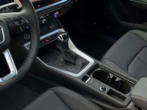 New 2025 Audi Q3 2.0T Premium image 24