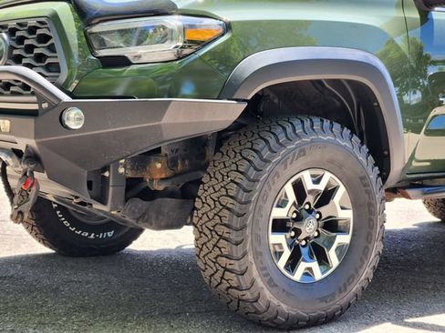 Used 2021 Toyota Tacoma TRD Off-Road w/ TRD Premium Off Road Package AWD/4WD image 7