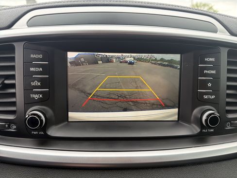 Used 2019 Kia Sorento AWD V6 image 26