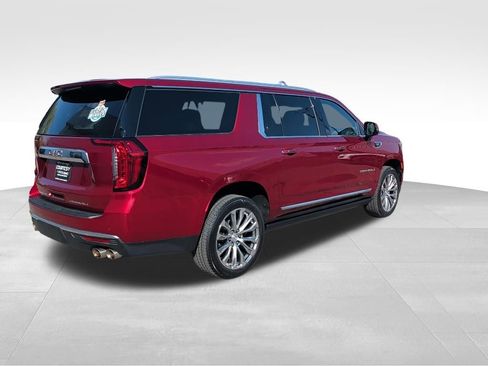 Used 2022 GMC Yukon XL Denali image 7