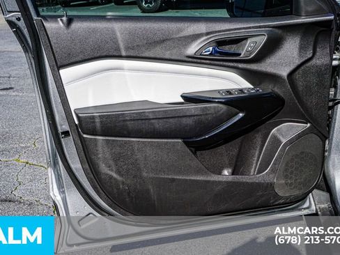 Used 2025 Chevrolet Trax LT w/ LT Convenience Package image 45