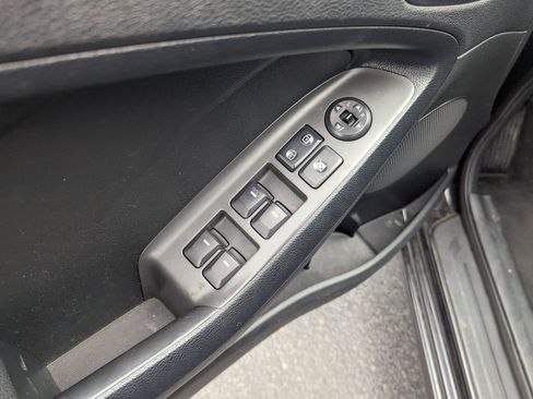 Used 2017 Kia Forte LX image 23