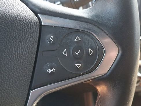 Used 2023 Chevrolet Traverse LT AWD/4WD image 23