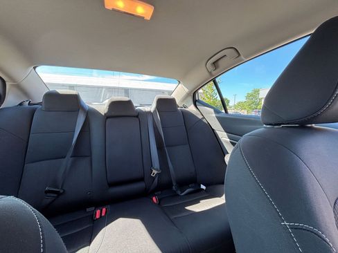 Used 2025 Nissan Altima 2.5 SV FWD image 38