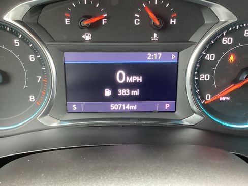 Used 2023 Chevrolet Traverse LT FWD image 3