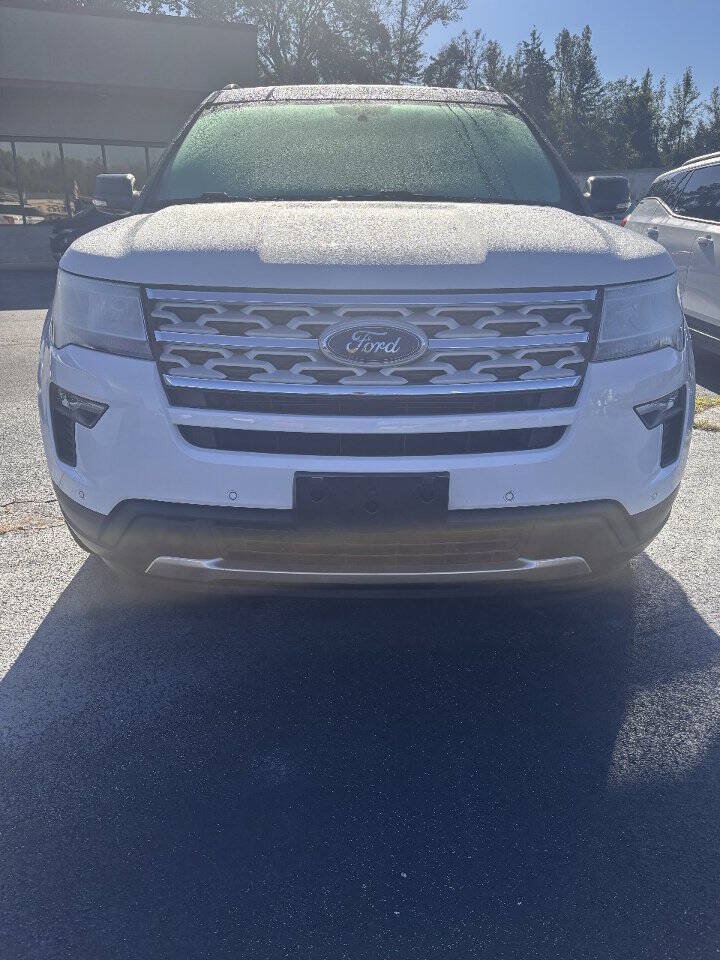 Used 2019 Ford Explorer XLT w/ Equipment Group 202A FWD image 6