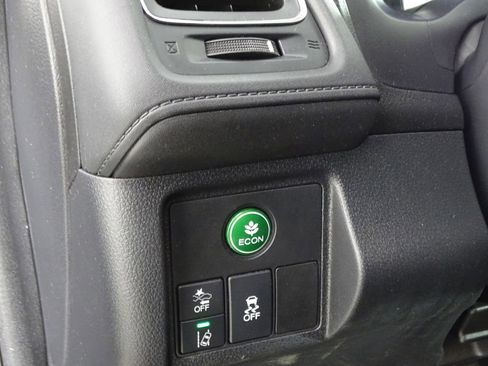 Used 2021 Honda HR-V EX-L image 18