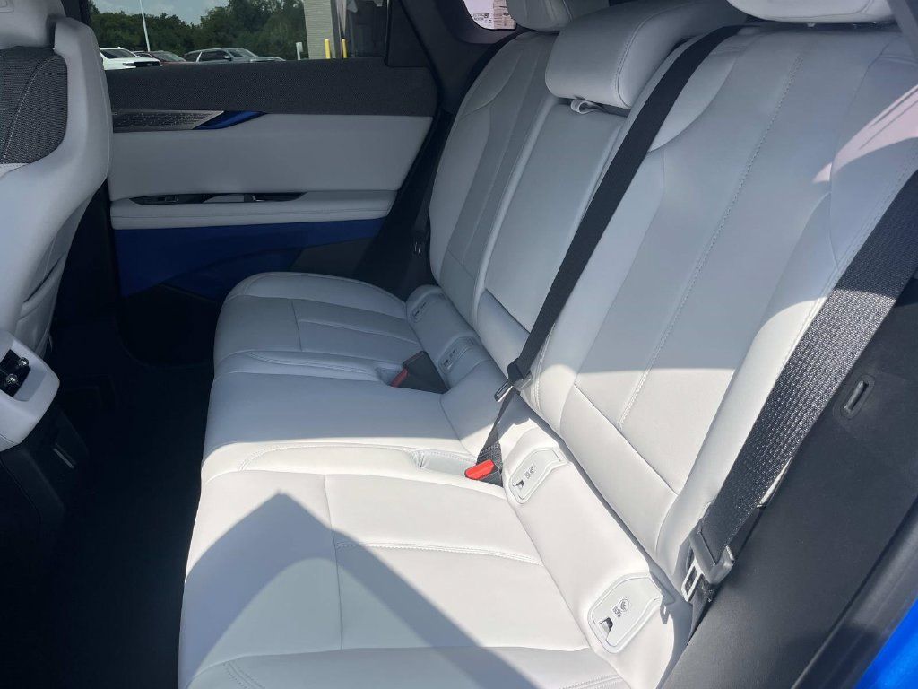 Certified 2026 Cadillac Optiq Luxury 1 RWD image 18