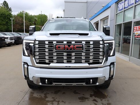 New 2026 GMC Sierra 2500 Denali w/ Technology Package AWD/4WD image 5