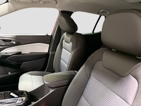 New 2026 Chevrolet Trax LT image 22