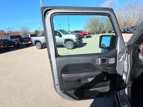 Used 2018 Jeep Wrangler Rubicon w/ Steel Bumper Group image 12