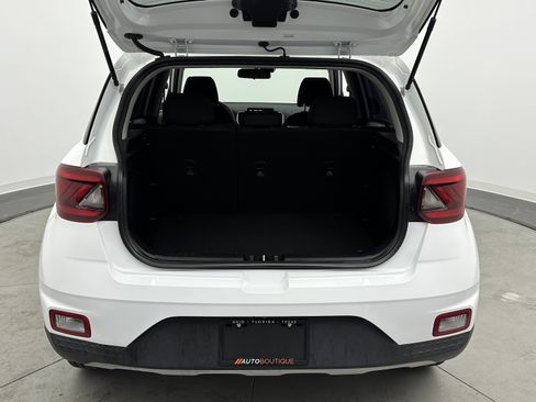 Used 2021 Hyundai Venue SE image 28