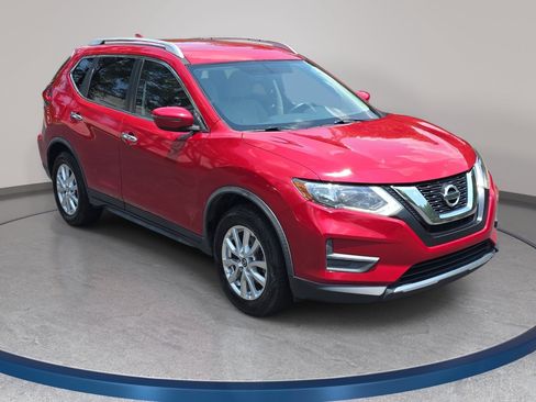 Used 2017 Nissan Rogue SV FWD image 3