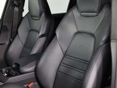 Certified 2025 Porsche Cayenne GTS AWD/4WD image 23