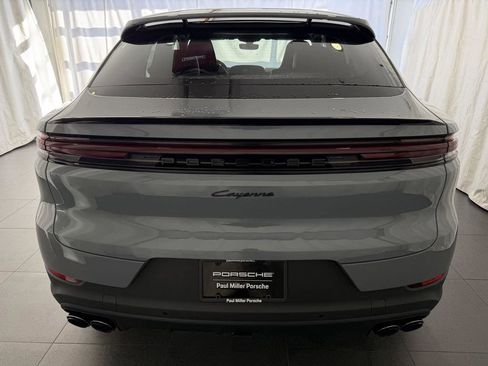New 2026 Porsche Cayenne Coupe AWD/4WD image 8