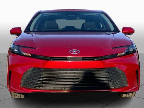 Used 2025 Toyota Camry LE image 4