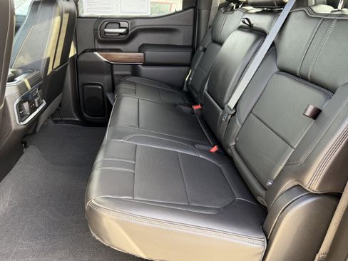 Used 2021 Chevrolet Silverado 1500 High Country w/ Technology Package image 31