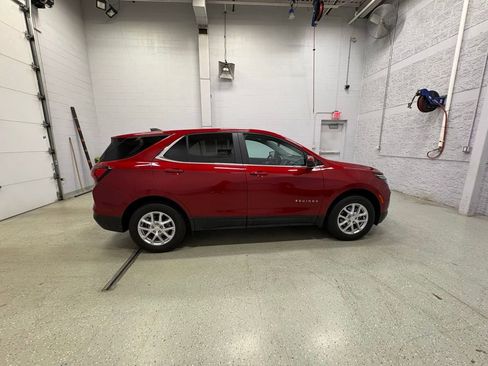 Used 2023 Chevrolet Equinox LT AWD/4WD image 3