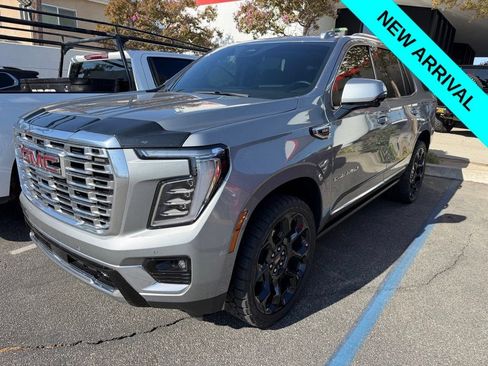 Used 2025 GMC Yukon Denali w/ Sun & Power Step Package AWD/4WD image 1