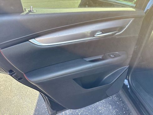 Used 2017 Cadillac XT5 Luxury w/ Driver Awareness Package image 19