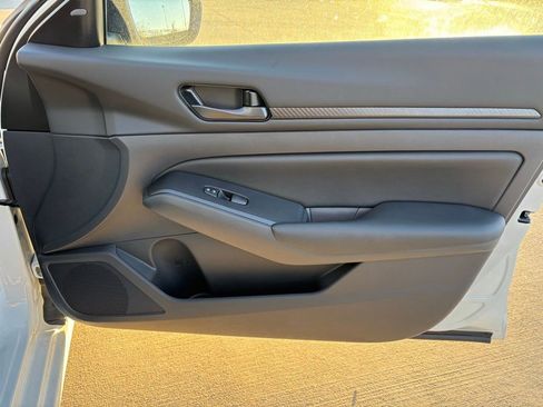 Used 2025 Nissan Altima 2.5 S image 11