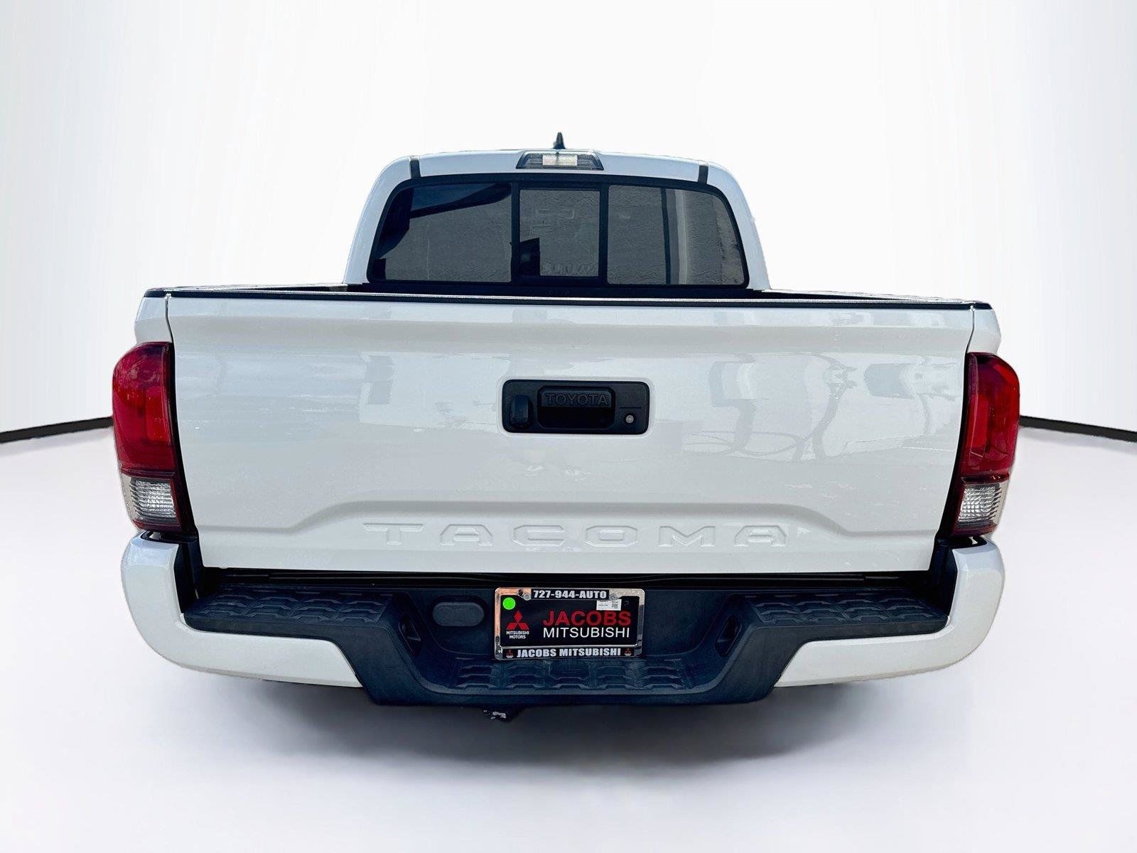 Used 2020 Toyota Tacoma SR w/ SR Convenience Package RWD image 4
