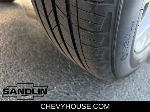 Used 2023 Chevrolet Equinox LT FWD image 39