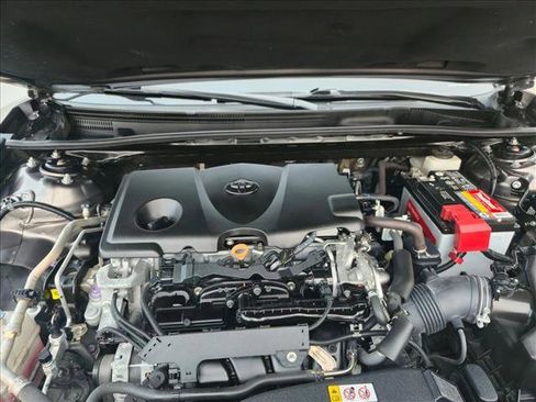 Used 2020 Toyota Camry LE image 21