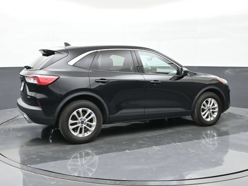 Used 2022 Ford Escape SE w/ Cold Weather Package AWD/4WD image 4