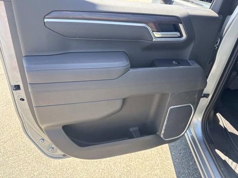 Used 2025 GMC Sierra 1500 SLT AWD/4WD image 18