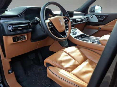 Used 2024 Lincoln Aviator Black Label w/ Jet Package image 10